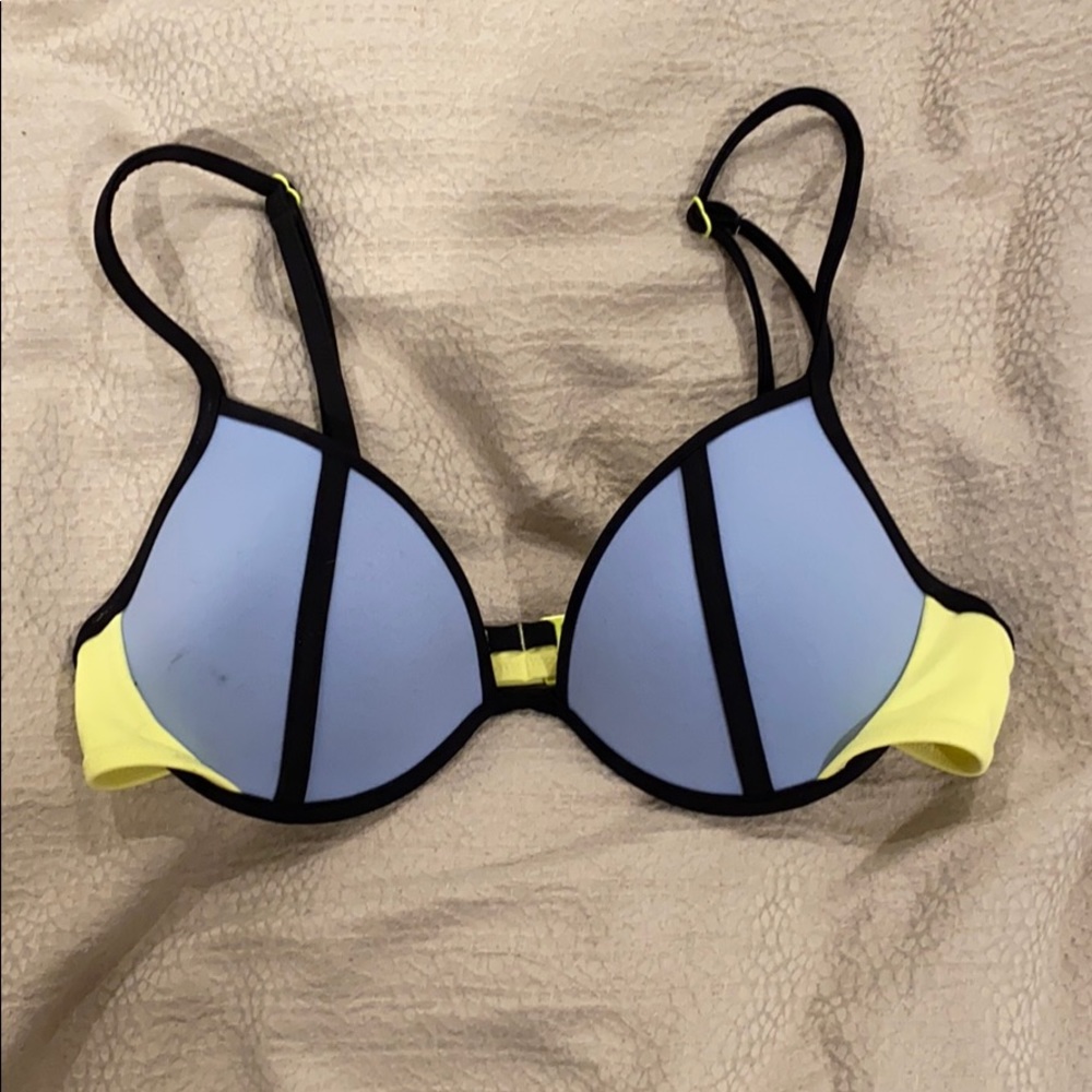 Victoria’s Secret bikini top